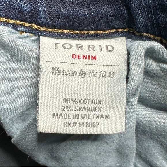 Torrid denim jean shorts distressed with lace 18 - Picture 5 of 5